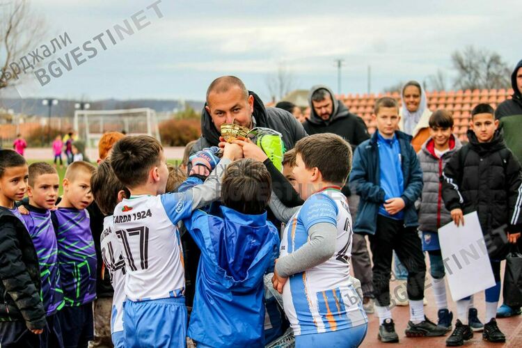 Сребро от Хисаря на LEADER CUP 2025 за децата на Футболна академия "Арда 1924"