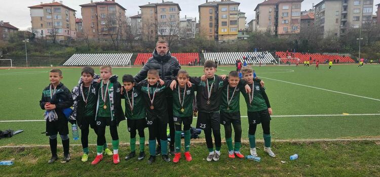 Малките футболисти на „Родопа“ Смолян с достойно представяне на турнир в Хасково