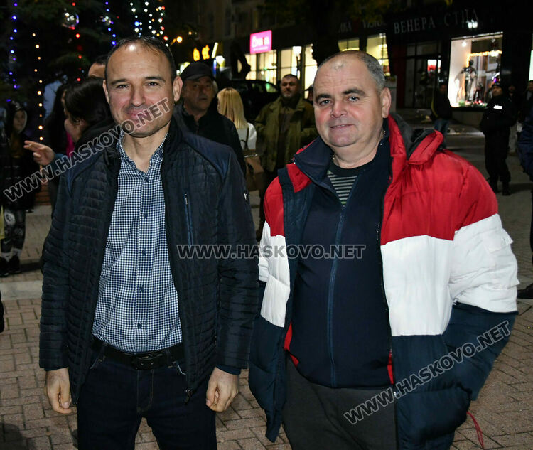 Протест „Не на омразата“ се проведе в Хасково, огласен от патриотични песни