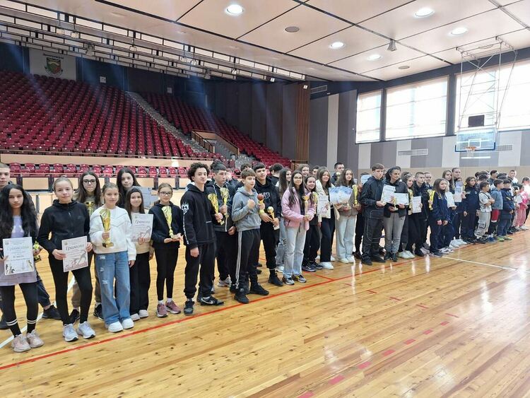 Наградиха победителите в общинския етап на Ученическите игри в Димитровград