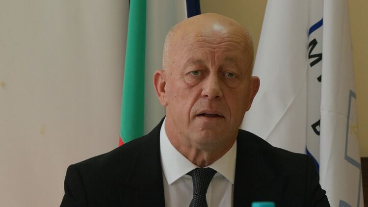 Кметът Мюмюн Искендер