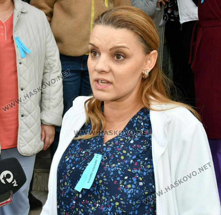 Медсестри от Онкоболницата в Хасково на протест заради обидно ниски заплати
