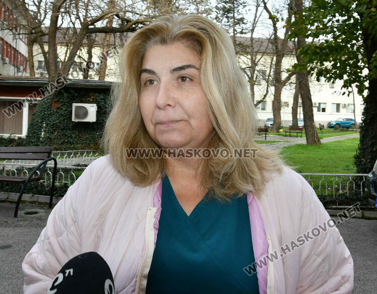 Медсестри от Онкоболницата в Хасково на протест заради обидно ниски заплати