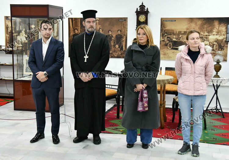 Показаха за пръв път уникална икона от параклиса на Десети Родопски полк в РИМ Хасково