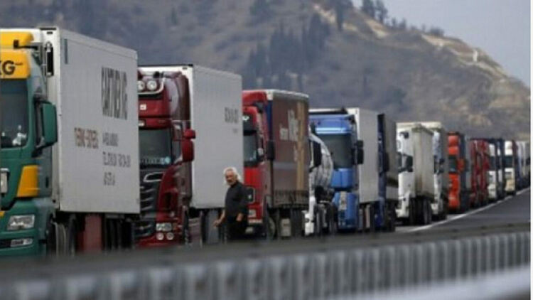 Колоните от тирове растат...