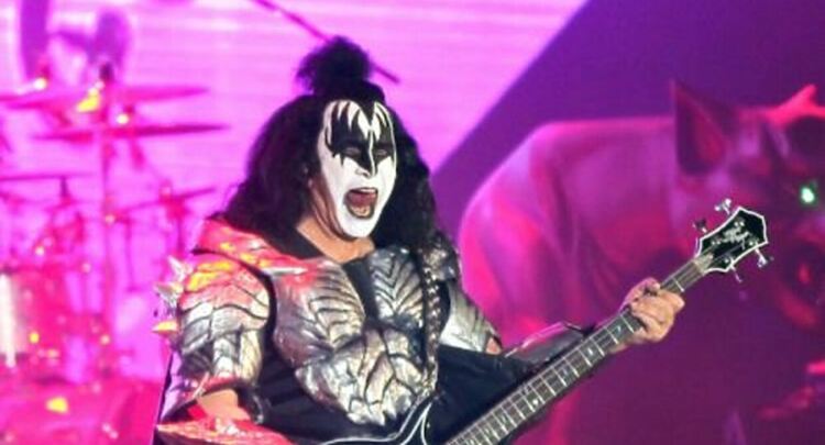 Джийн Симънс: Музикантите получават по-лошо отношение от робите