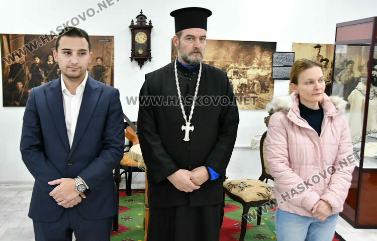 Показаха за пръв път уникална икона от параклиса на Десети Родопски полк в РИМ Хасково