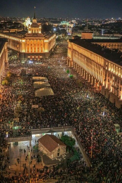 Протестът срещу правителството на 1 декември