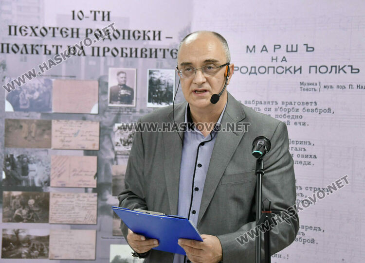 Показаха за пръв път уникална икона от параклиса на Десети Родопски полк в РИМ Хасково