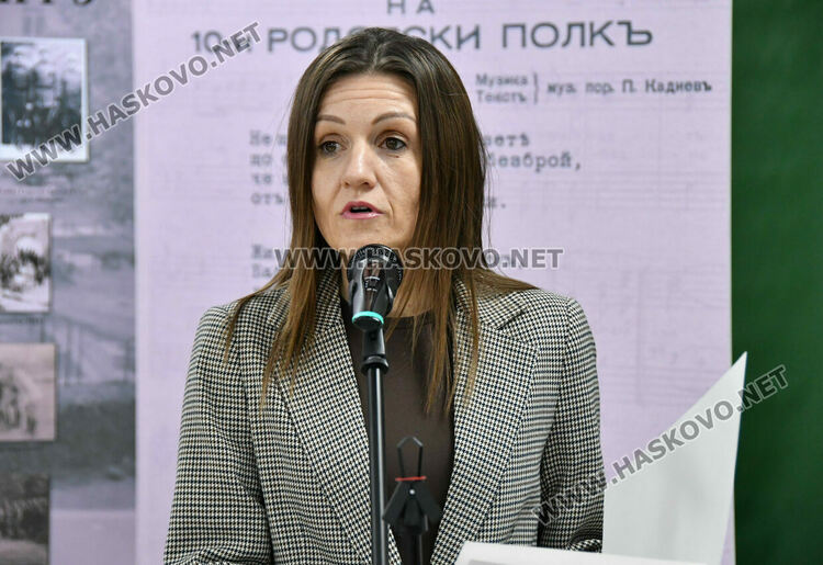 Показаха за пръв път уникална икона от параклиса на Десети Родопски полк в РИМ Хасково