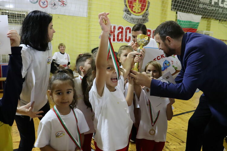 Деца и родители се включиха в състезанието „Спортист на градината“ 