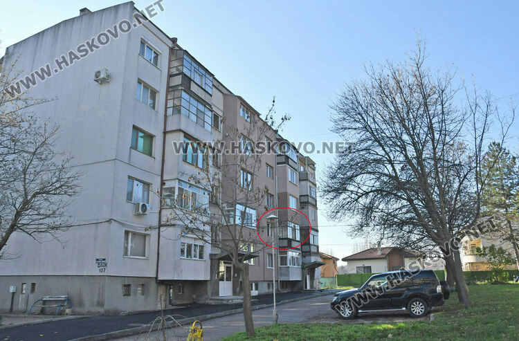 Самотно живеещ мъж за втори път предизвика пожар в жилището си, цял блок живее в кошмар 