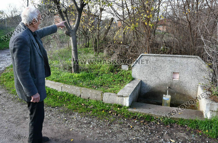 87-годишен иска да възстанови улична чешма в Долно Брястово 
