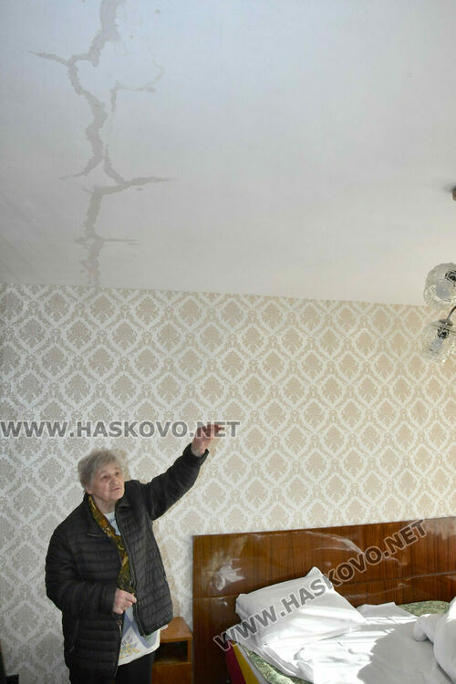 Самотно живеещ мъж за втори път предизвика пожар в жилището си, цял блок живее в кошмар 