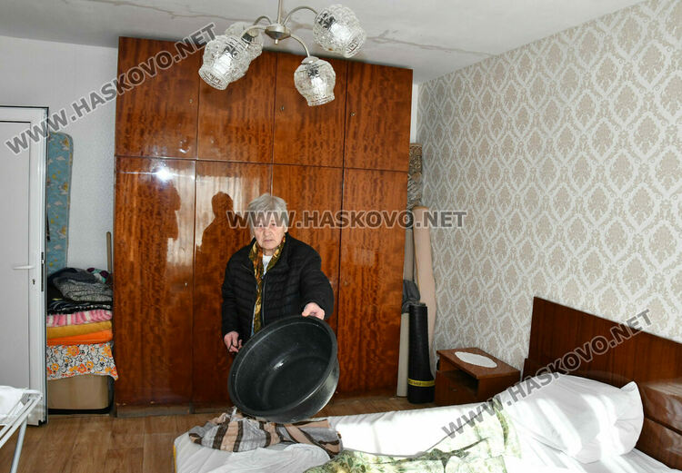 Самотно живеещ мъж за втори път предизвика пожар в жилището си, цял блок живее в кошмар 