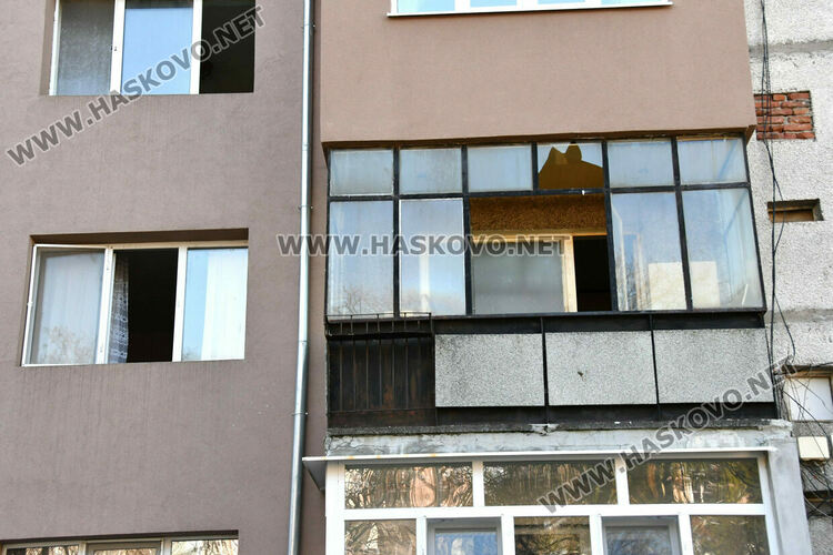 Самотно живеещ мъж за втори път предизвика пожар в жилището си, цял блок живее в кошмар 