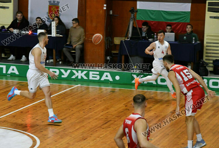 Баскетболният &bdquo;Хасково&ldquo; завърши годината с успех