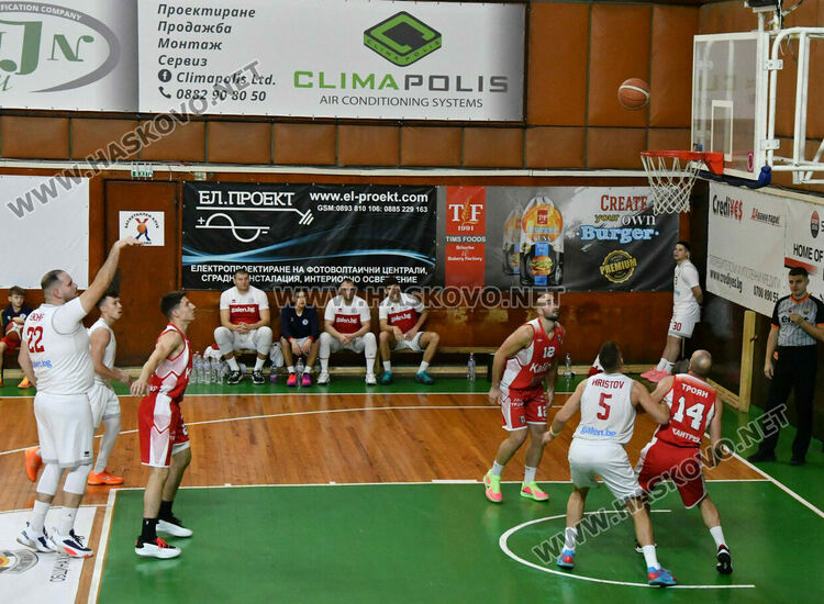 Баскетболният &bdquo;Хасково&ldquo; завърши годината с успех