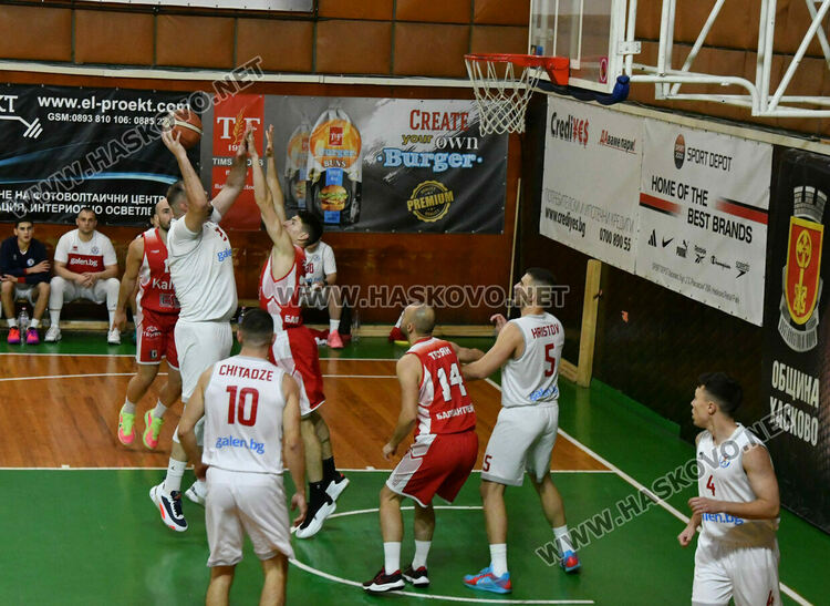 Баскетболният &bdquo;Хасково&ldquo; завърши годината с успех