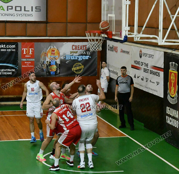 Баскетболният &bdquo;Хасково&ldquo; завърши годината с успех