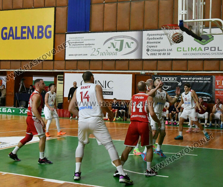 Баскетболният &bdquo;Хасково&ldquo; завърши годината с успех