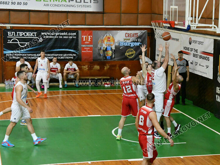 Баскетболният &bdquo;Хасково&ldquo; завърши годината с успех