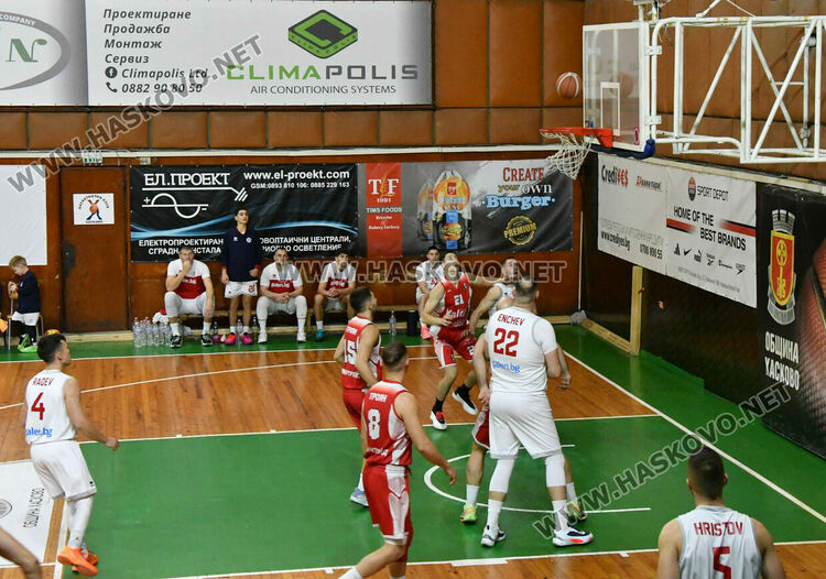 Баскетболният &bdquo;Хасково&ldquo; завърши годината с успех