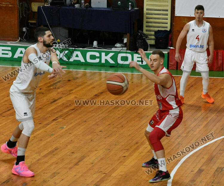 Баскетболният &bdquo;Хасково&ldquo; завърши годината с успех