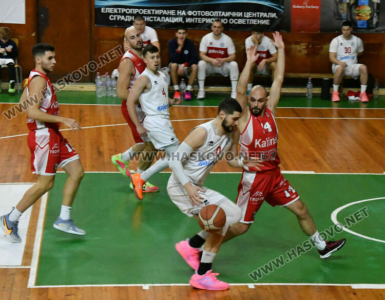 Баскетболният &bdquo;Хасково&ldquo; завърши годината с успех