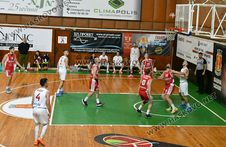 Баскетболният &bdquo;Хасково&ldquo; завърши годината с успех