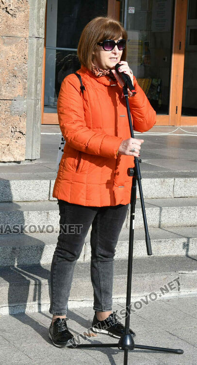 С 250 хористи на сцена и песни край елхата Хасково изпрати X Национален фестивал на коледната песен