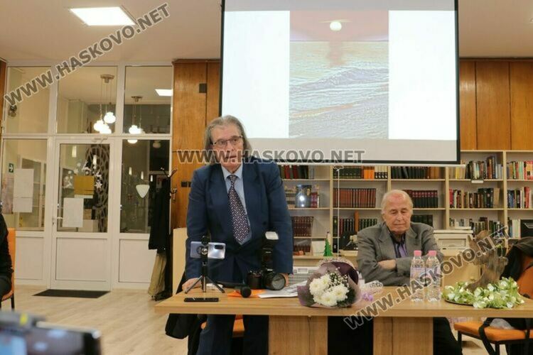 Д-р Драгомир Мирчев представя юбилейна творческа вечер &bdquo;Светът на твореца - съзвучие от слово, картини и музика&ldquo;  