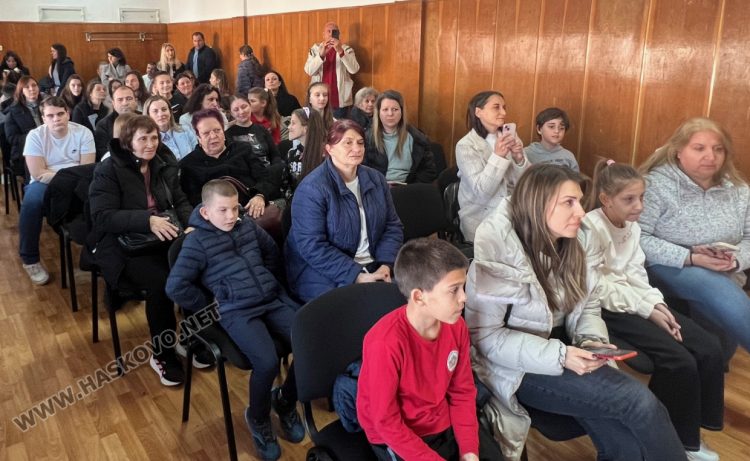 Наградиха 72 деца, участвали в Коледното математическо съзтезание