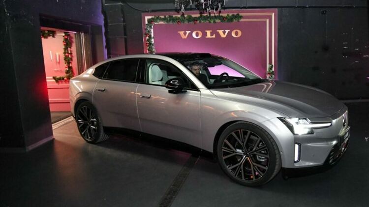 Volvo представи новото изцяло електрическо ES90 в България