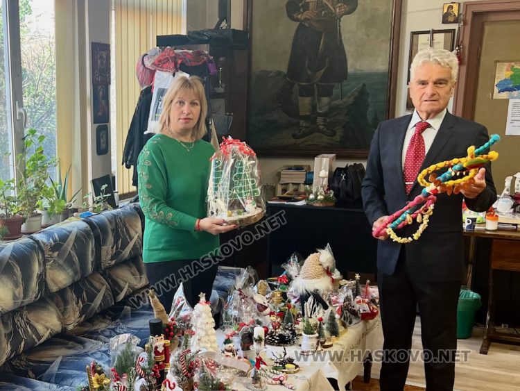 Тракийци изпращат Коледни подаръци за 70 деца от неделното училище в Одрин