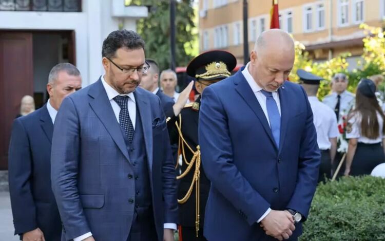 На изпроводяк МС изсипа &bdquo;златен дъжд&ldquo; от милиони над МВР