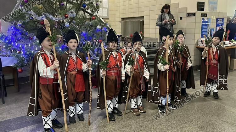 Коледен благотворителен базар в Съдебна палата&nbsp;&ndash; Хасково в подкрепа на две деца
