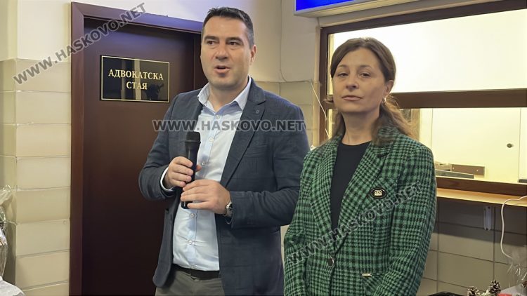 Коледен благотворителен базар в Съдебна палата&nbsp;&ndash; Хасково в подкрепа на две деца