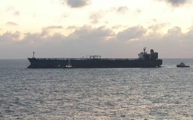 Възможно е &bdquo;Кайрос&ldquo; да остане дълго време в наши води.