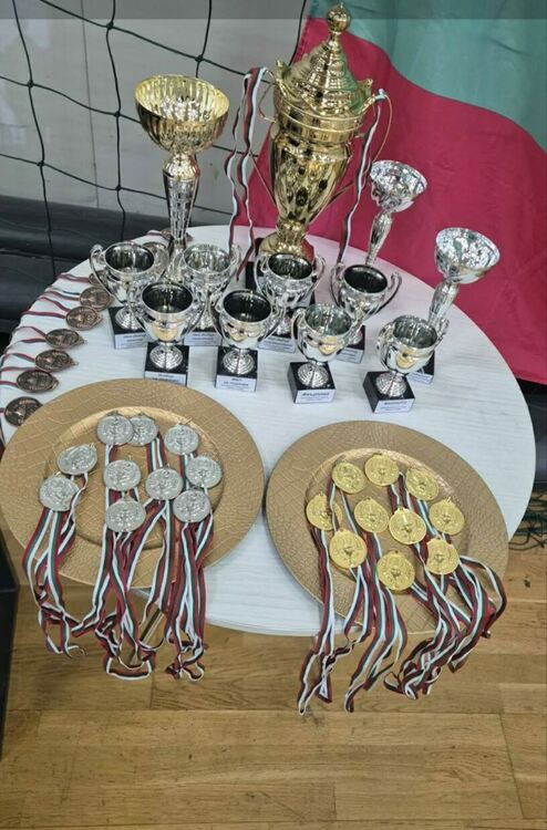 Футболен турнир, организиран от ученици, събра средства за деца без родители в Рудозем