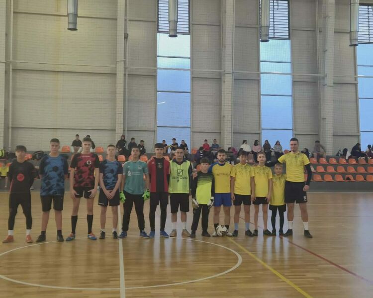 Футболен турнир, организиран от ученици, събра средства за деца без родители в Рудозем