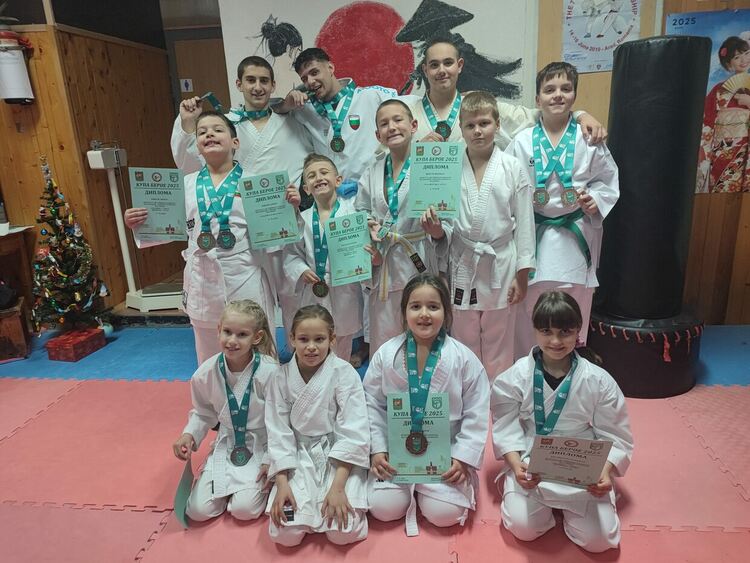 5 титли и още 14 отличия завоюваха каратистите на &bdquo;Торнадо&ldquo; на Купа &bdquo;Берое&ldquo;