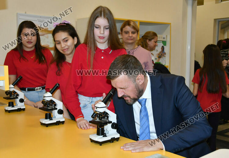 Откриха високотехнологичен STEM център в СУ &bdquo;Васил Левски&ldquo; Хасково 