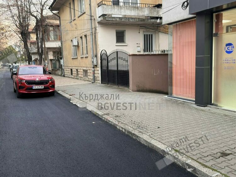 Дъждоприемна шахта изчезна след ремонта на улица "Антим I",очакват се наводнения