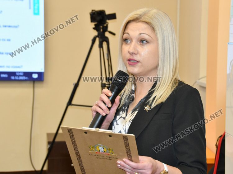 Надя Ангелова