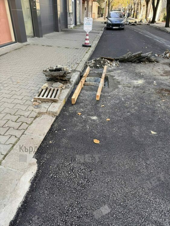 Отпушиха дъждоприемната шахта на ул."Антим I"