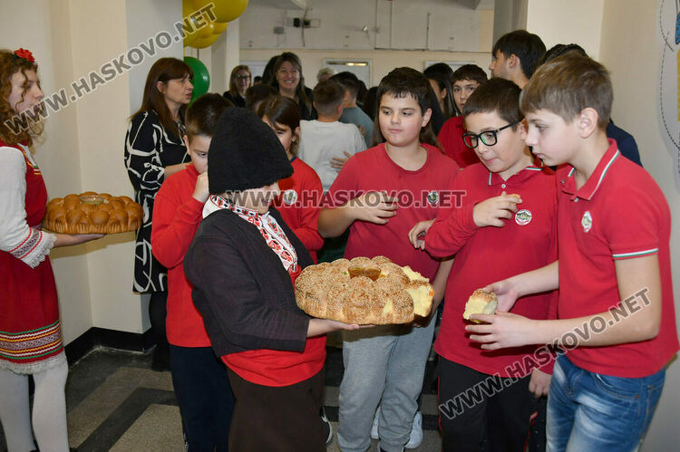 Откриха високотехнологичен STEM център в СУ &bdquo;Васил Левски&ldquo; Хасково 