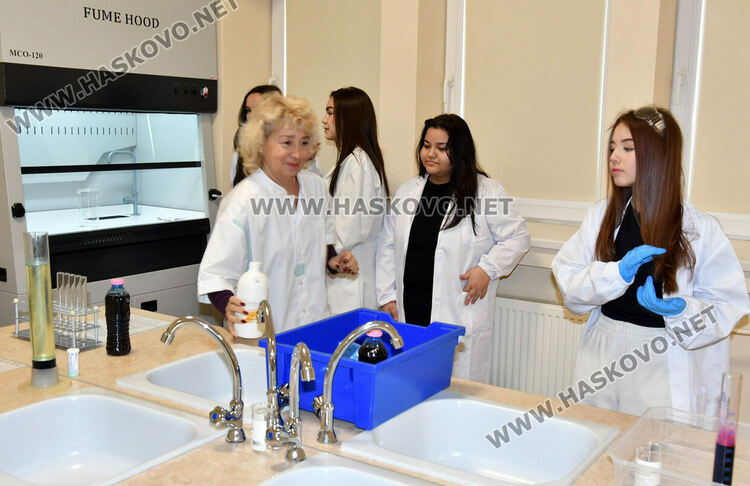 Откриха високотехнологичен STEM център в СУ &bdquo;Васил Левски&ldquo; Хасково 