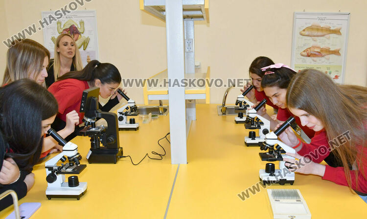 Откриха високотехнологичен STEM център в СУ &bdquo;Васил Левски&ldquo; Хасково 