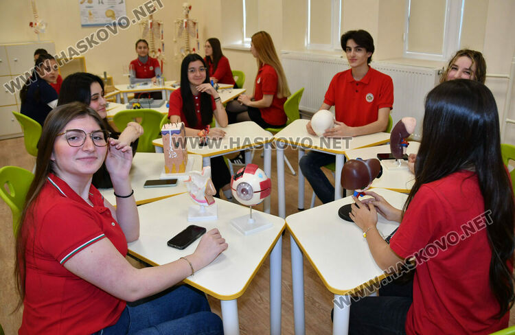 Откриха високотехнологичен STEM център в СУ &bdquo;Васил Левски&ldquo; Хасково 